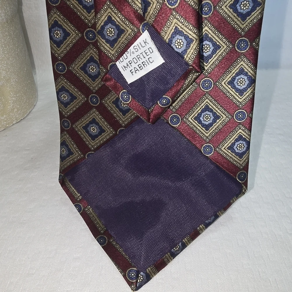 Gant Limited Edition Silk Red and Blue Diamond Pattern Tie Euc